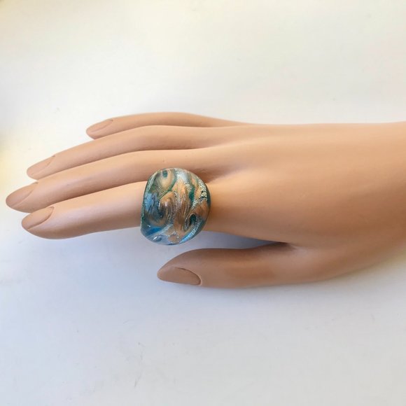 Murano Style Glass Dome Cocktail Ring Size 7 Aqua Blue Metallic - Picture 3 of 12